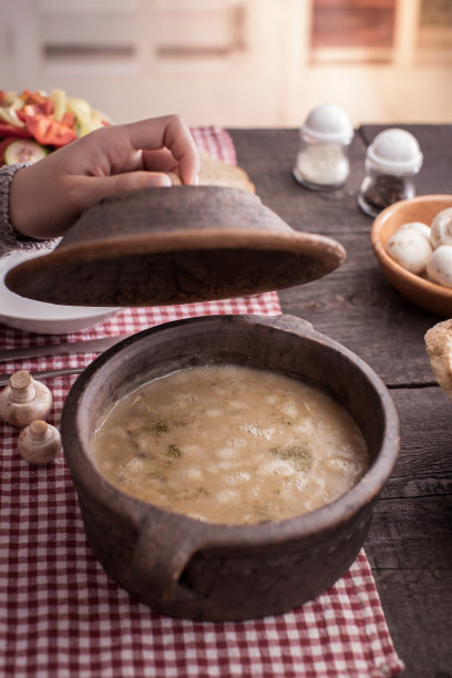 杂烩野生菌