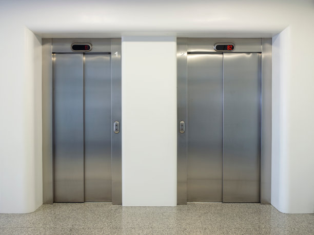 现代建筑室外电梯