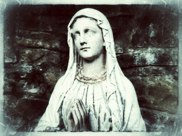 圣母黑白照