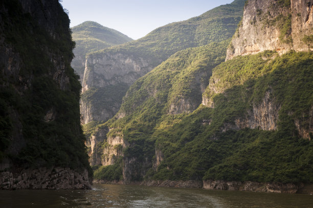 三峡大坝地貌全景图