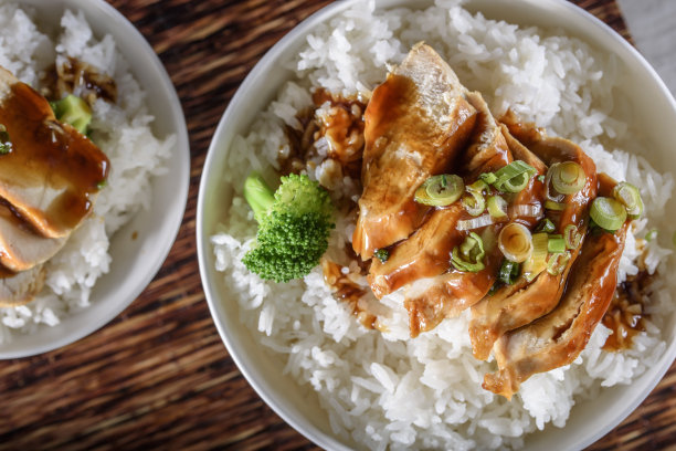 鸡肉盖饭