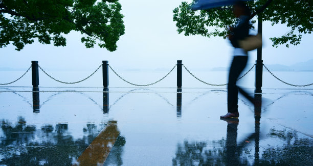 雨中西湖