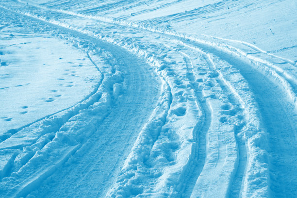 雪地脚印车印