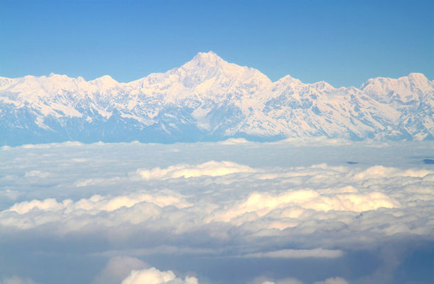 远眺喜马拉雅山脉