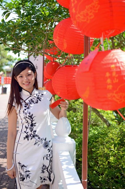 传统节日东方女性服饰