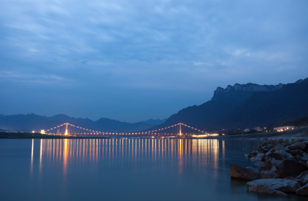 三峡大坝黄昏