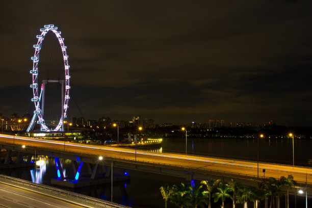 新加坡滨海湾金沙酒店夜景全景