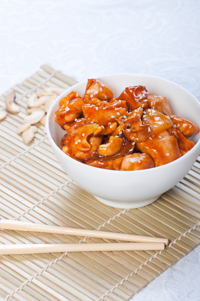宫保鸡丁盖饭