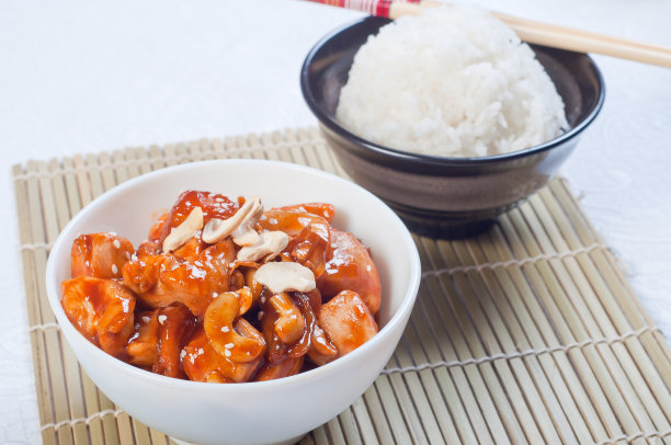 宫保鸡丁盖饭