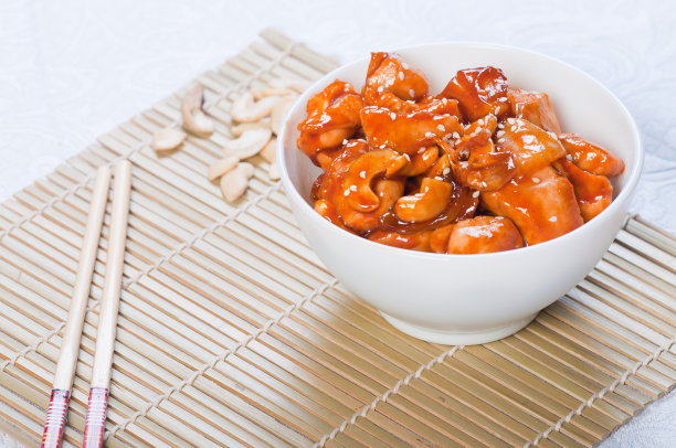 宫保鸡丁盖饭