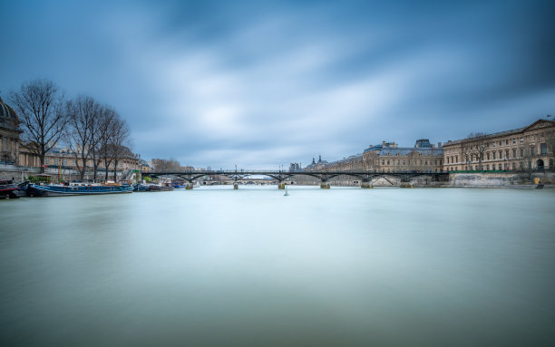 louvre