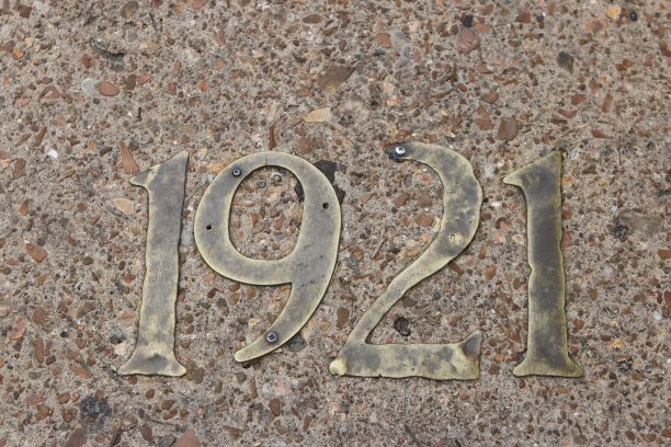 1921