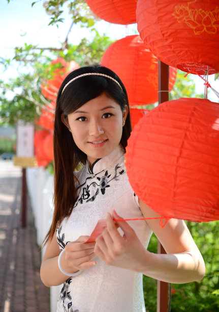 传统节日东方女性服饰