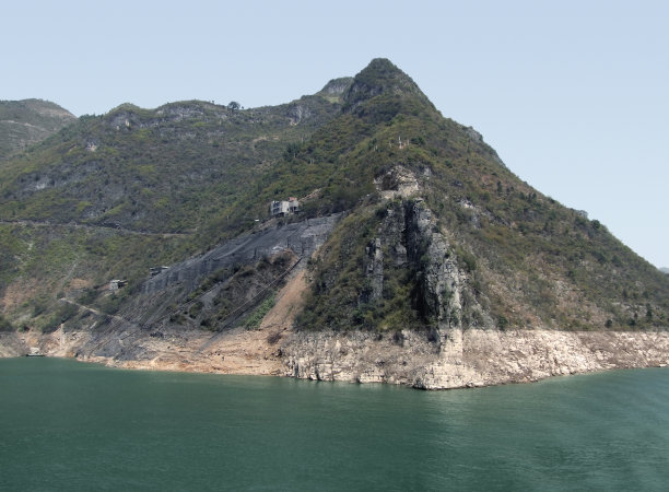 三峡大坝地貌全景图