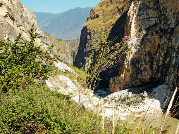 虎跳峡风光壁纸