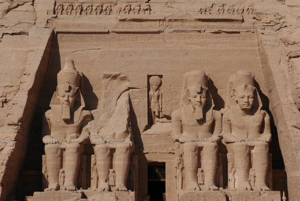 古埃及石灰岩雕像