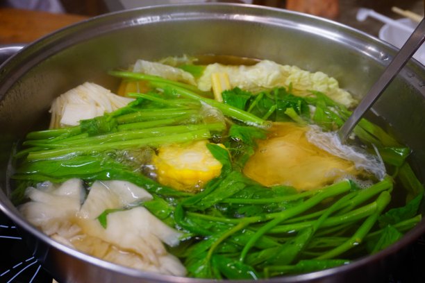 蔬菜三文鱼炖锅