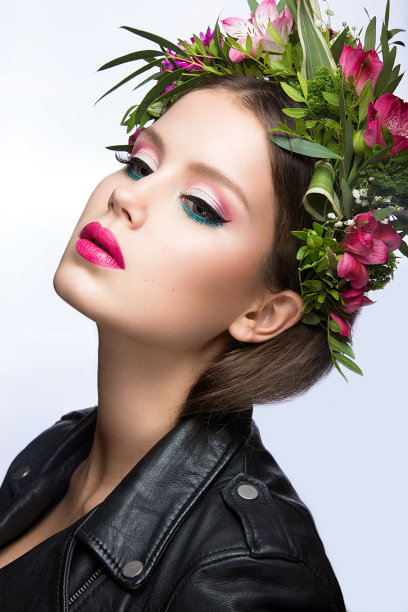 美妆模特儿与化妆品杂志