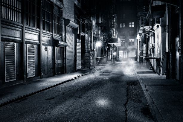 夜幕下的城市街头