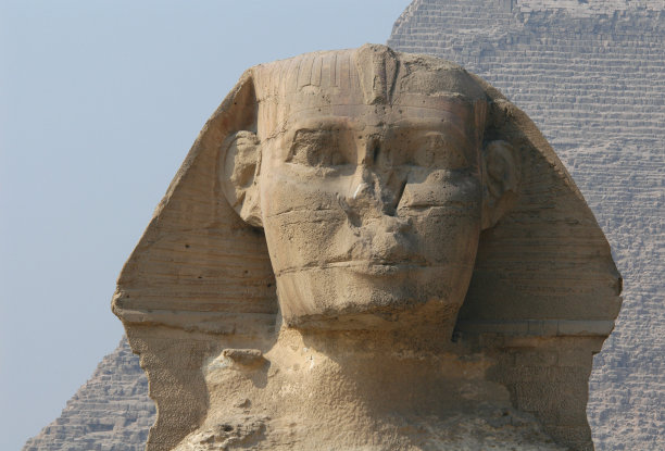 古埃及石灰岩雕像