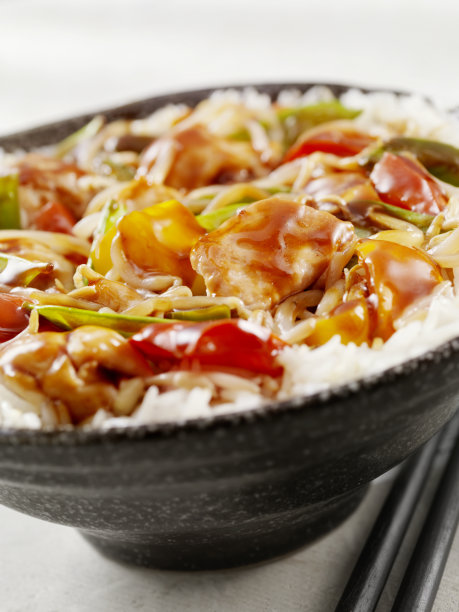 宫保鸡丁盖饭