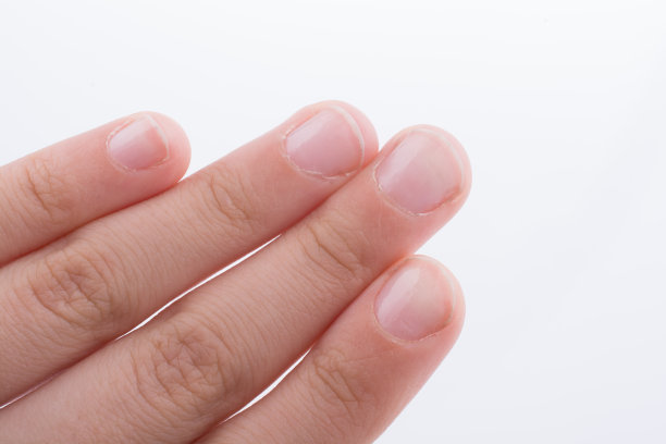 nails