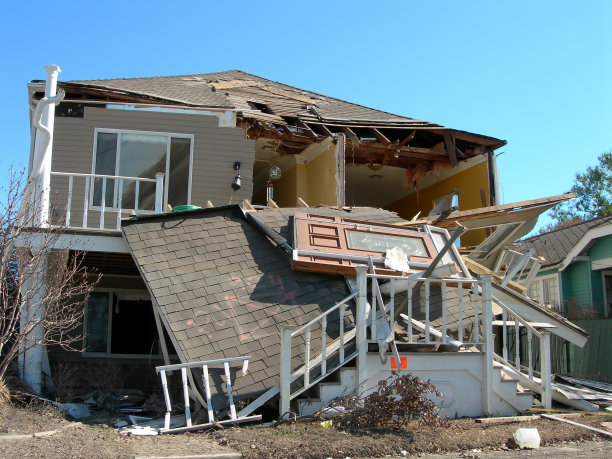 倒塌的房子