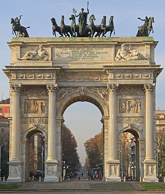 米兰和平拱门