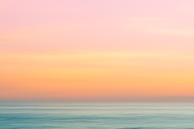蓝色夕阳海岸线
