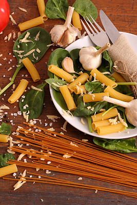 竖版健康食堂文化墙