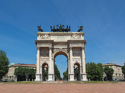 米兰和平拱门