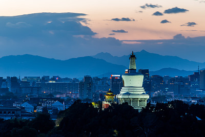 北京,北海公园夜景