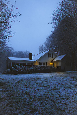 风雪小木屋