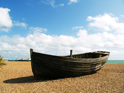 海边的木船