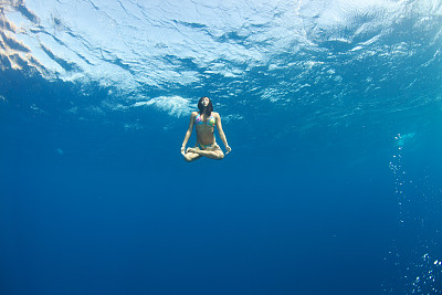 水中瑜伽