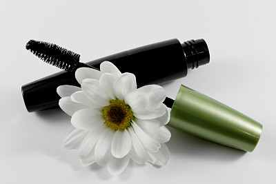 mascara