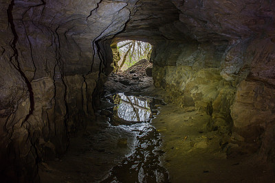 岩洞山洞洞穴