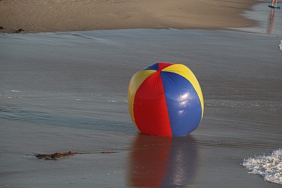 海滩充气球