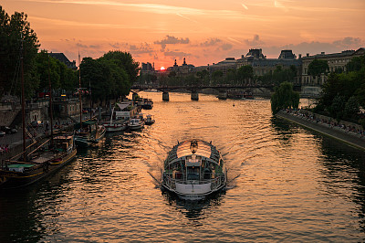 louvre