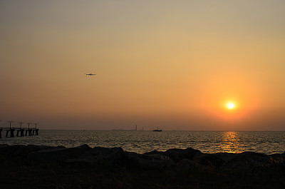 海平面的夕阳残阳