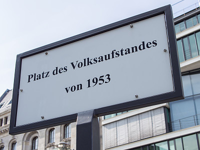1953