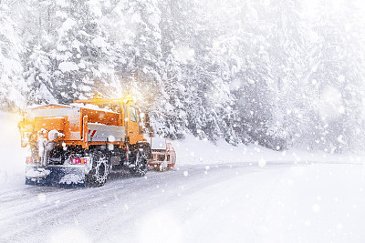 铲雪车