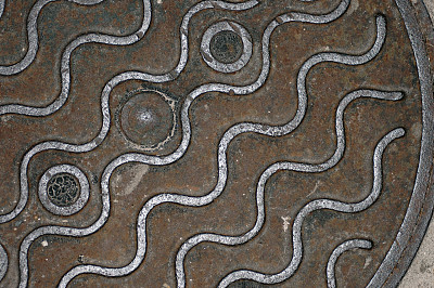 灰色圆形图案封面