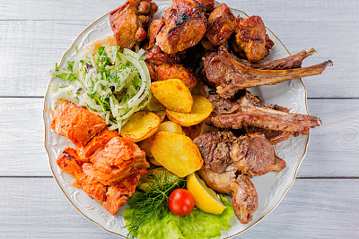 烤羔羊肉