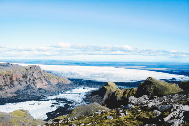 远处的火山