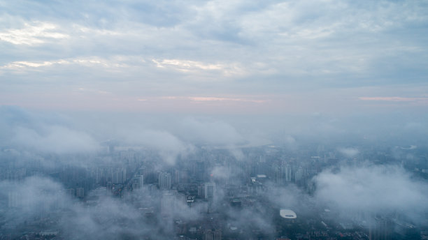 上海雾天