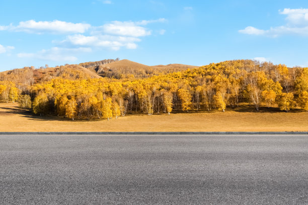 公路秋景