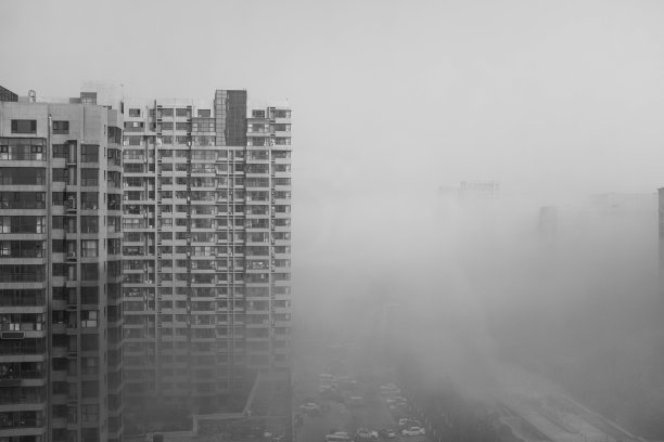 雾天交通