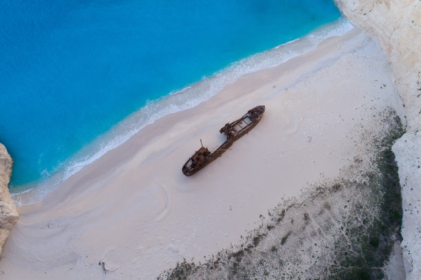 船难海滩