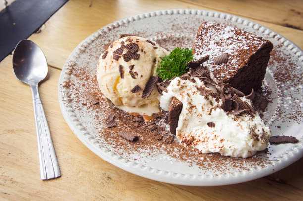 巧克力熔岩冰淇淋